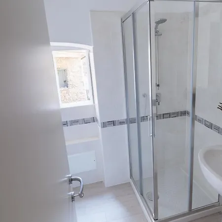 Dussaiga - Delle Rose Guest house 3*